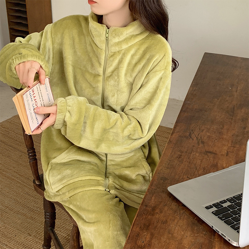 B1232-Unleash Timeless Versatility Explore Trendsetting Designer Basics by Brand B1022