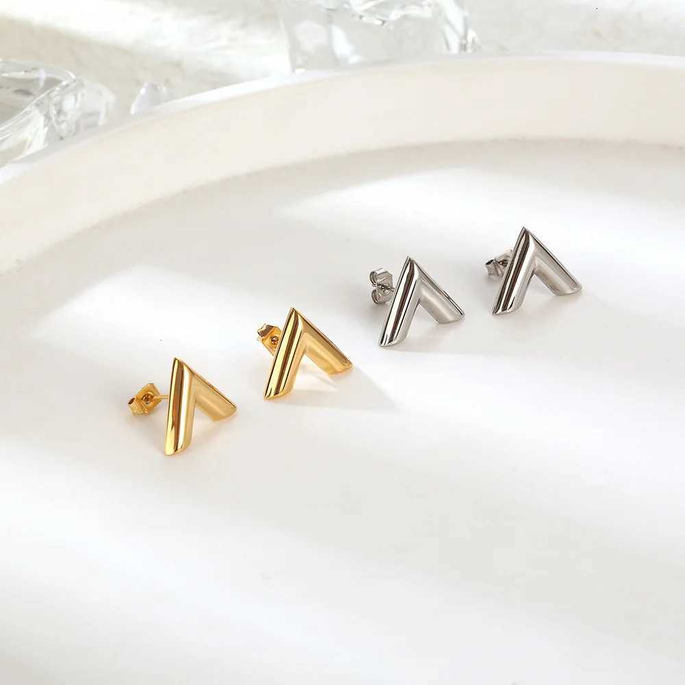 Stainless Steel Women Gold Plated Letter V Stud Earrings Jewelry Gift For Him K251209 H260202