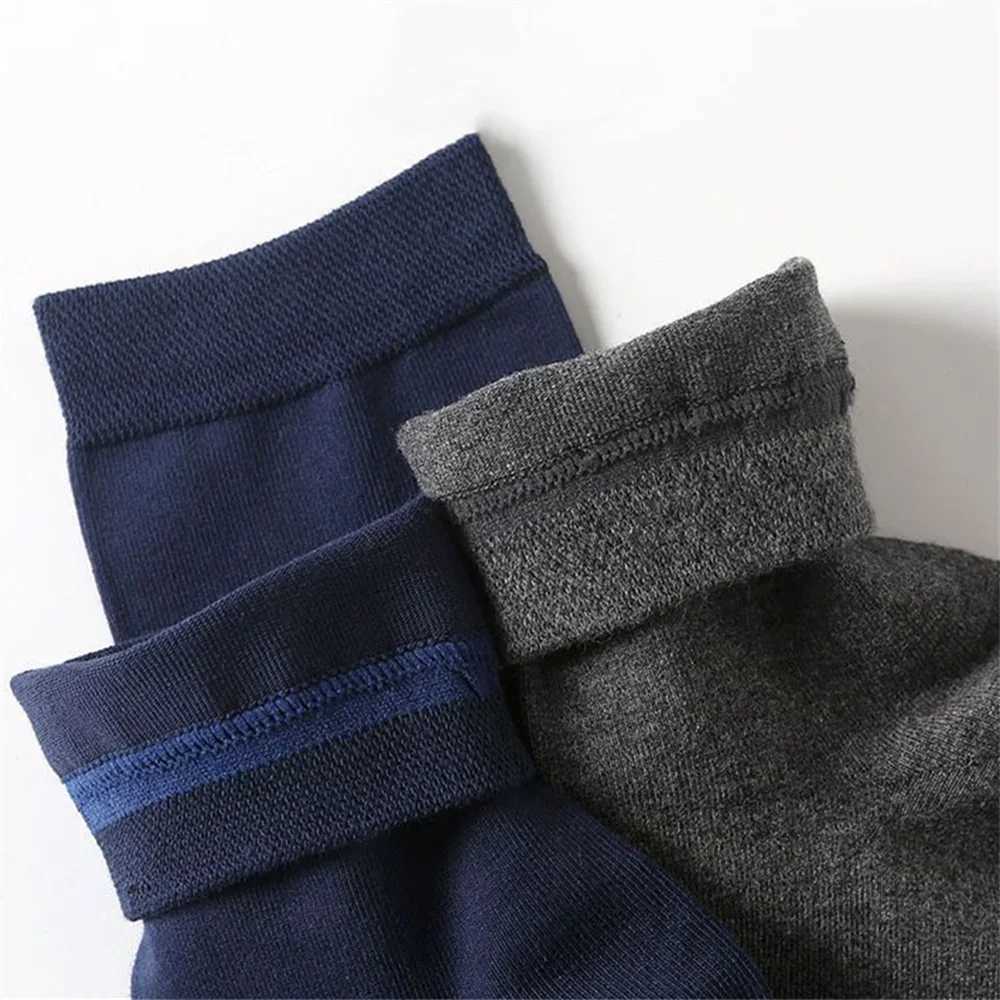 5 Pairs/Pack Mid Tube Sports Men Cotton Socks Comfortable Sweat-absorbing Male Breathable Socks Mid Calf Sokken Solid ColorT251209