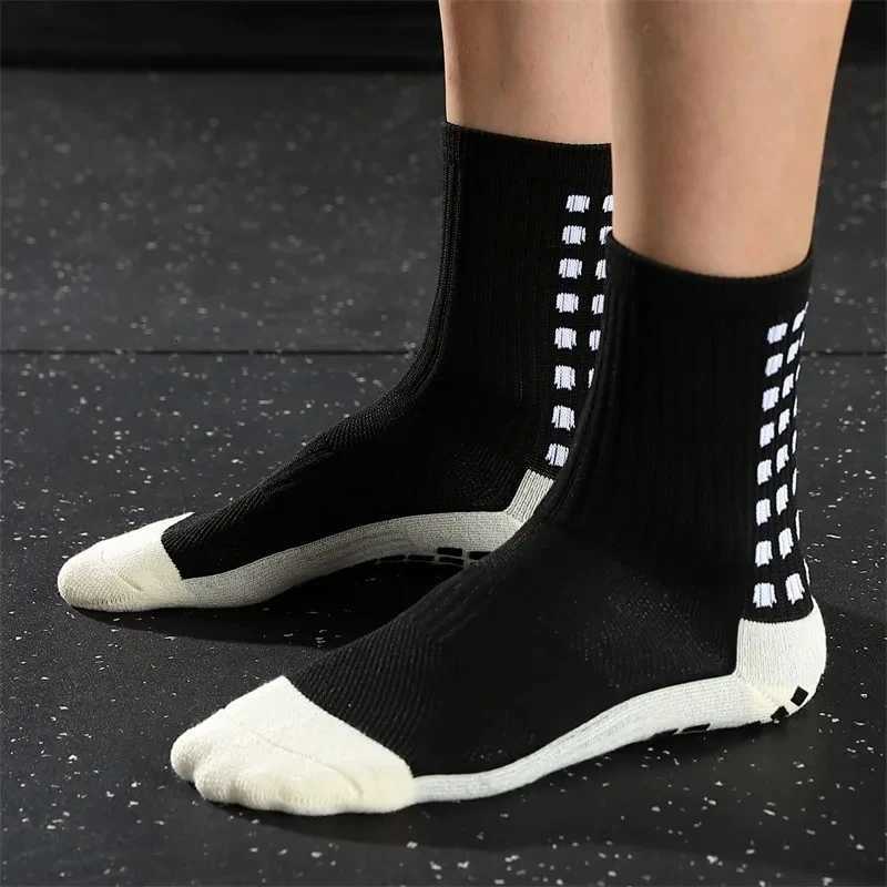 Mens Training Football Socks Lined Ankle Socks Fashionable Multi Color Sports Non Slip Socks Rubber Insole Mid Foot Socks NewT251209
