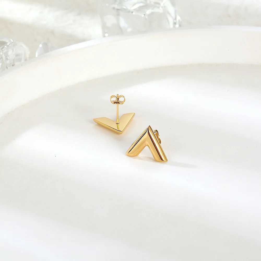 Stainless Steel Women Gold Plated Letter V Stud Earrings Jewelry Gift For Him K251209 H260202