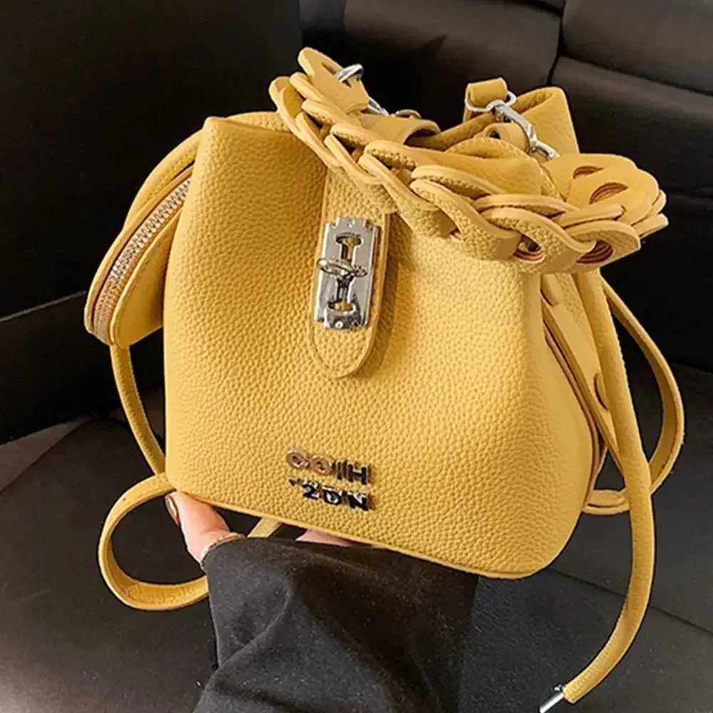 Temperament Lock Bucket Bag for Wen 2025 New Summer Single Shoder Crossbody Bag Popar Handbag Soft Pu Daily Cmuting Bag Y251209