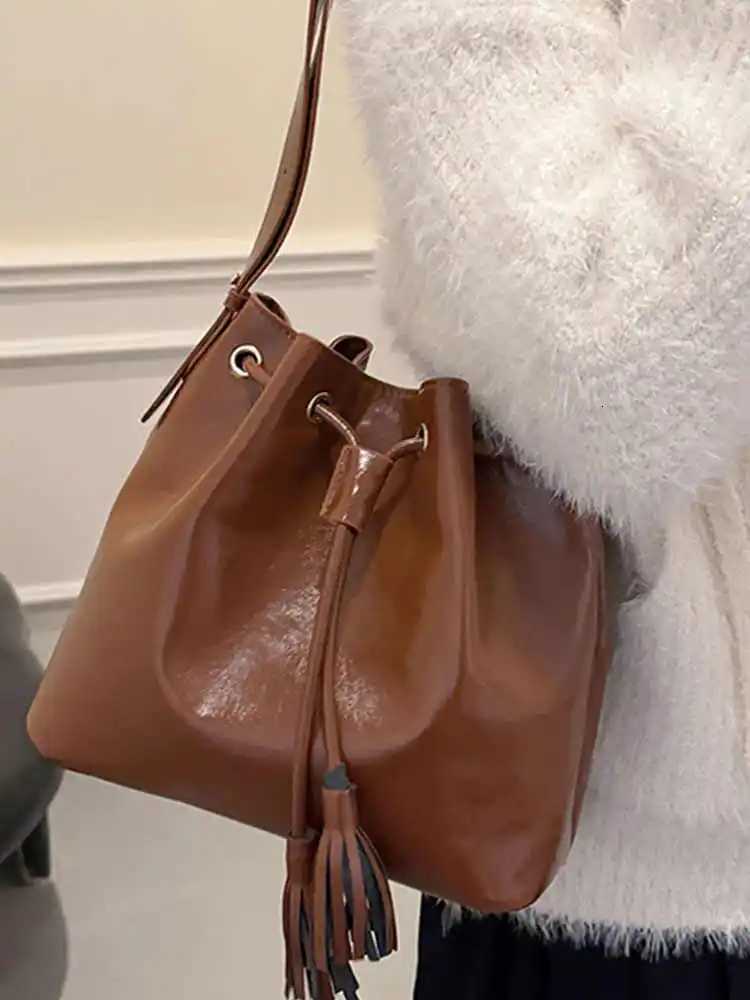 Wens Bucket Bag High-end Drstring Single Shoder Bags 2025 Ladies Autumn Winter New Trend PU Leather Crossbody Pack Y251209