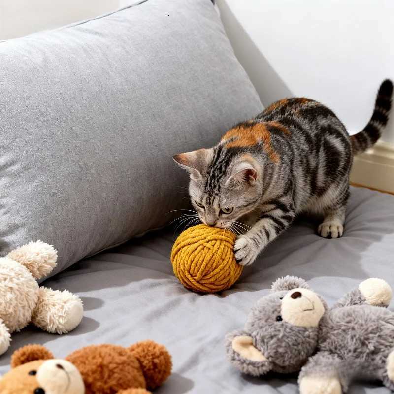 Colorful Yarn Balls Cat Toy with Bell Interactive Chewing Stuffed Toy Ball for Kittens Funny Pet Supplies M251209