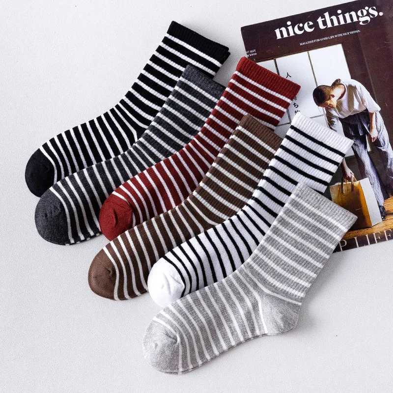 Men Socks Cotton Breathable Colorful Grid Stripe Casual Business Men short Crew Striped sport Socks White Black Grey Meias SoxT251209