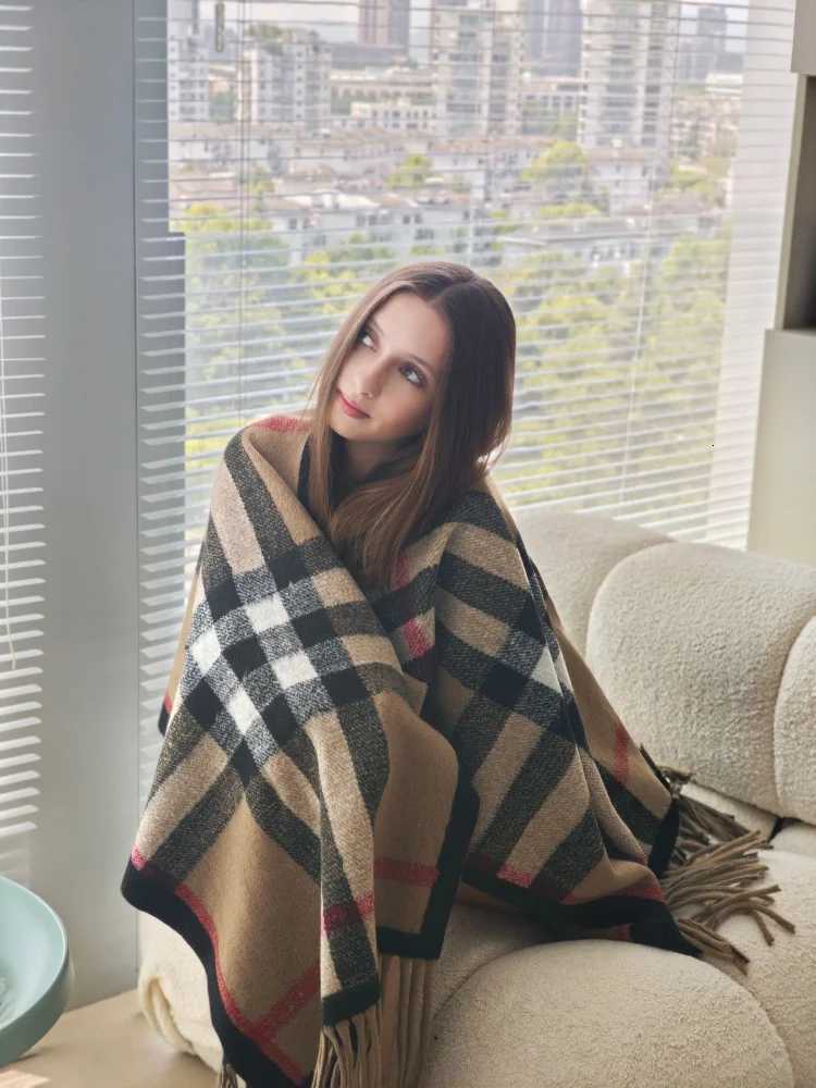 Luxury Long Fringed Knitted Poncho Scarf for Women Plaid Pattern Warm Shawl Wrap with Tassels Fashionable Autumn Winter Accessory Y251208