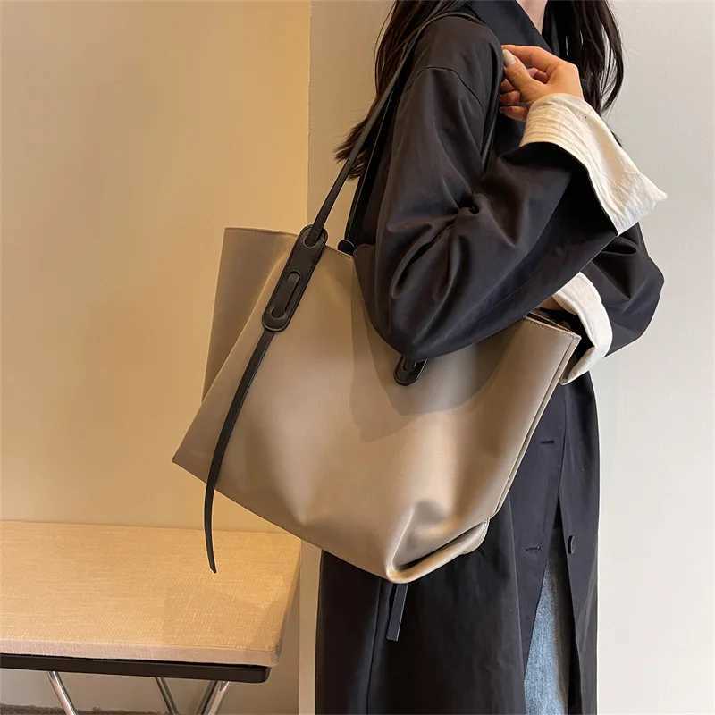 Wen Handbags large Capacity Tassels Fem Shoder Bags Soft Oxford Travel big Totes new ladies Hand Bag black Y251209