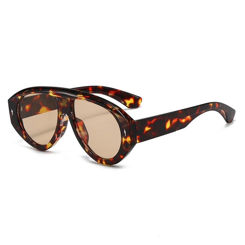 Men's Trendy Pilot Sunglasses - Large Frame with Burgundy Tinted Lenses