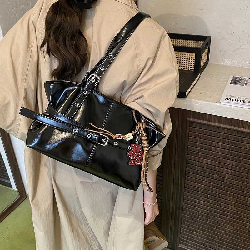 LEFTSIDE PU Leather Shoder Bags for Wen Solid Color Hand Bag 2025 Winter Luxury Designer Trend Purses and Handbags Y251209