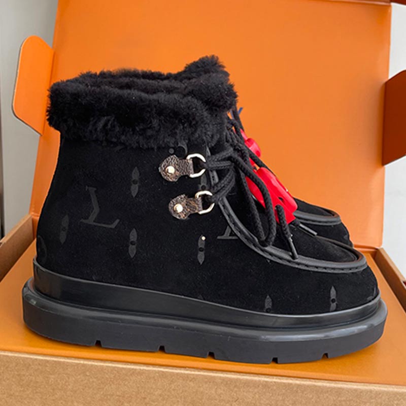 Designer Women Wool Snow Boots Winter New Collection Womens Ankle Boots Black Printed Logo Suede Leather Upper Rubber Sole Wool Leather Lining Casual Lady Cow Boots