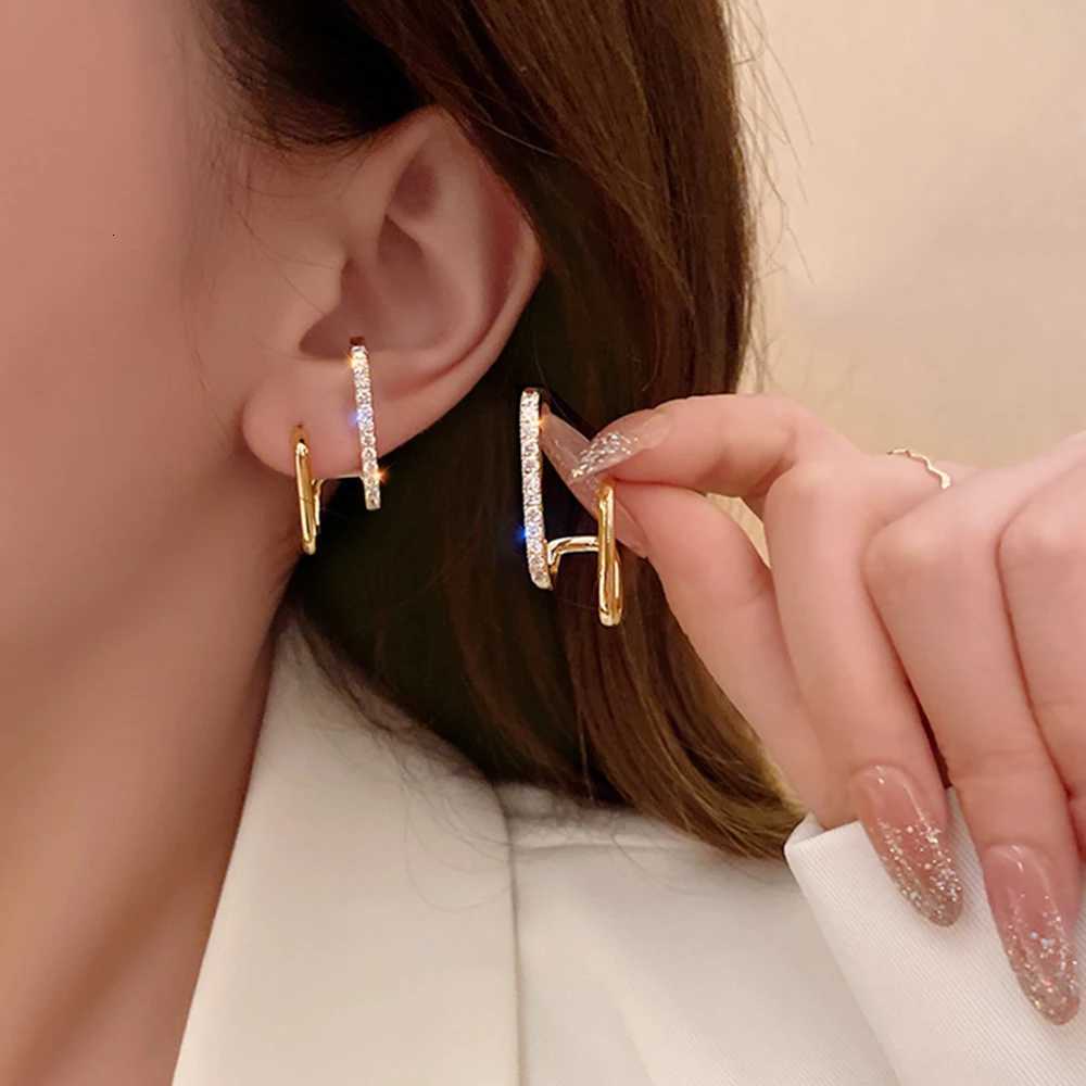 Huitan Fashion Contracted Womens Stud Earrings Gold Color Inlaid Shiny CZ Stone Daily Wear Statement Jewelry 2022 Drop Shipping K251209 H260129