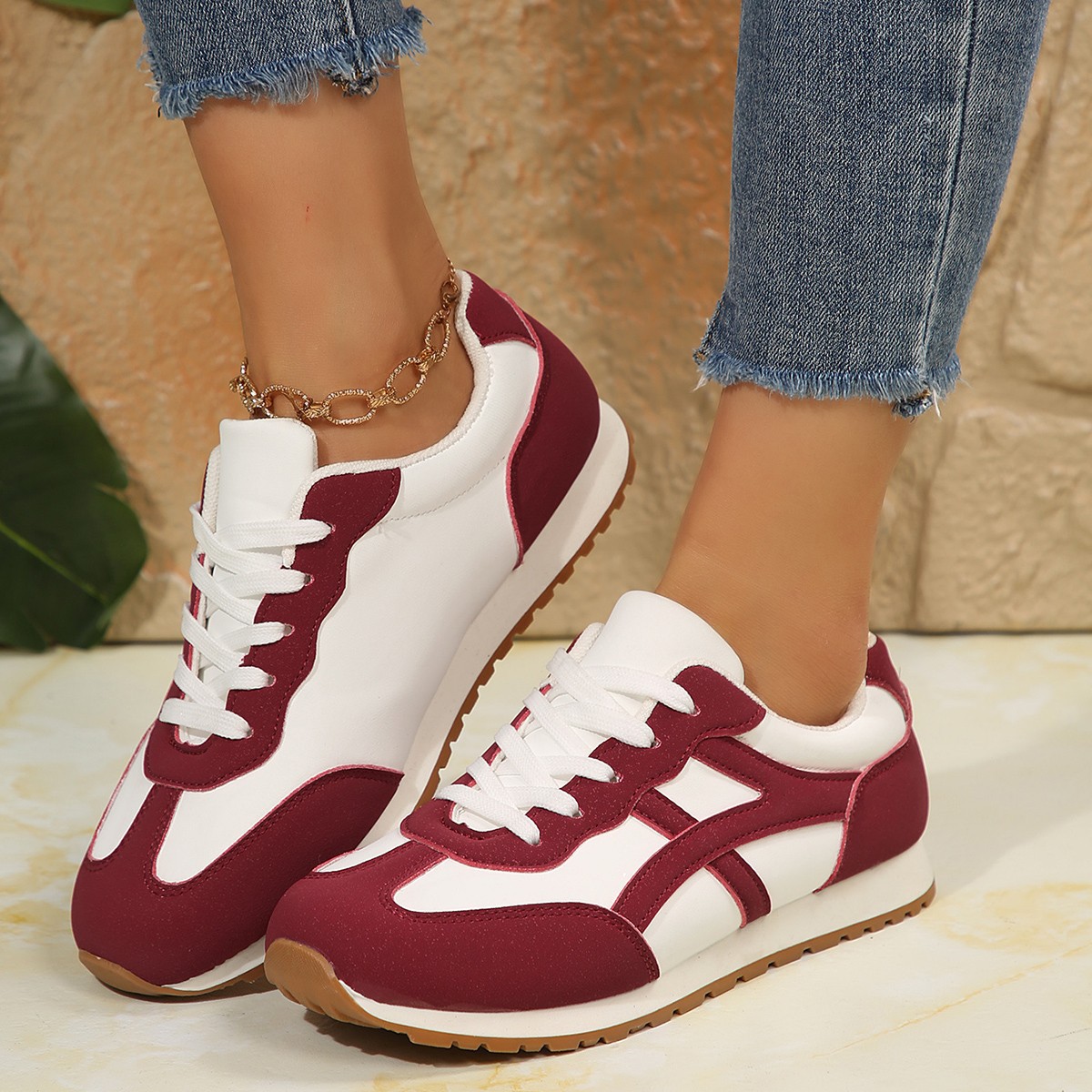 Free shipping women's running shoes, breathable, lightweight, fashionable shoes, sports shoes, casual and versatile, new winter 2005 style, sizes