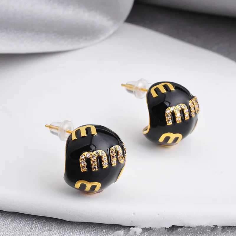 Luxury Letter Fashion Earrings For Women Creative New Red Black Arc Ball Earings J251208