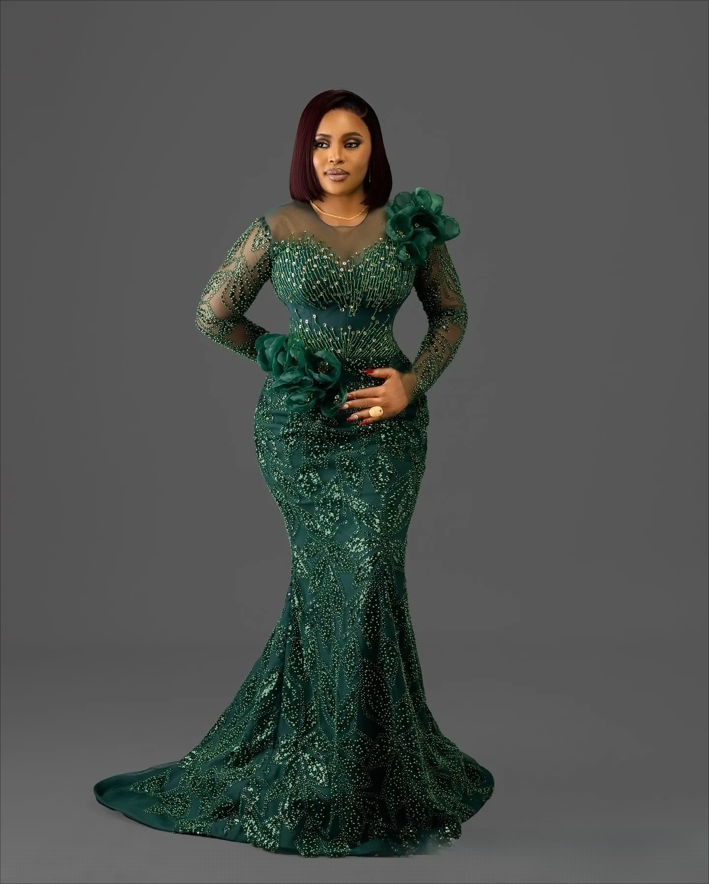 Classic Green Prom Dress Mermaid Promdress Evening Gowns Illusion Long Sleeves Sheer Neck Beaded Lace Pearls Hand Made Flowers Second Reception Gown