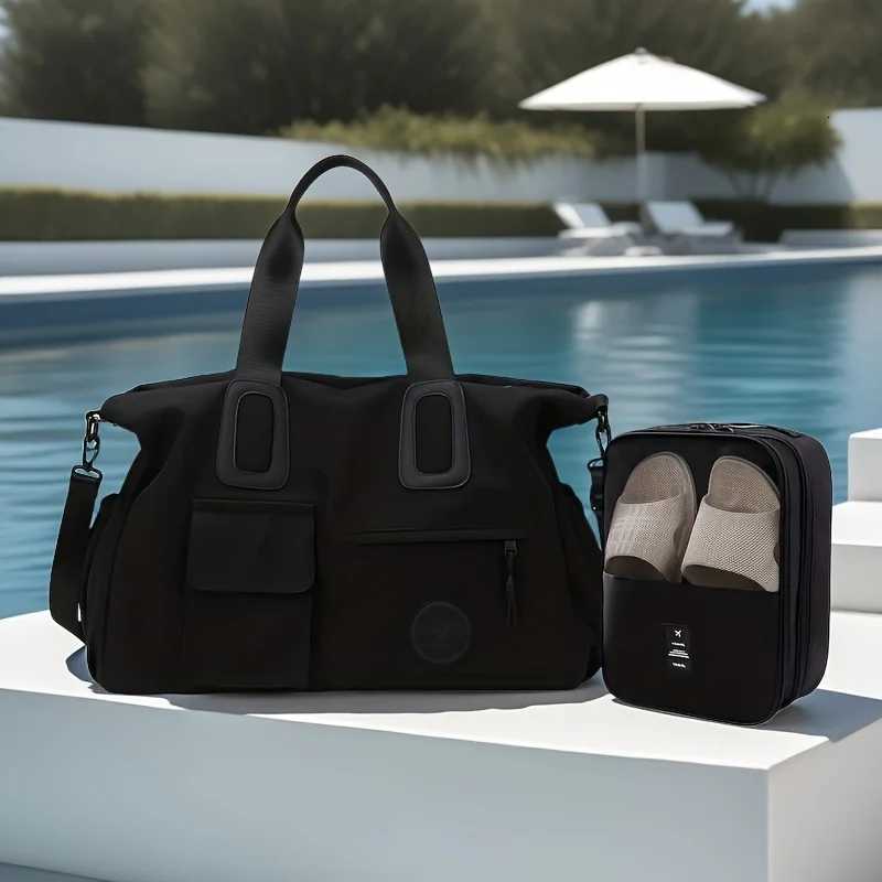 Large capacity travel handbag lightweight lage that can be carried around shoder strap fitness bag Y251209