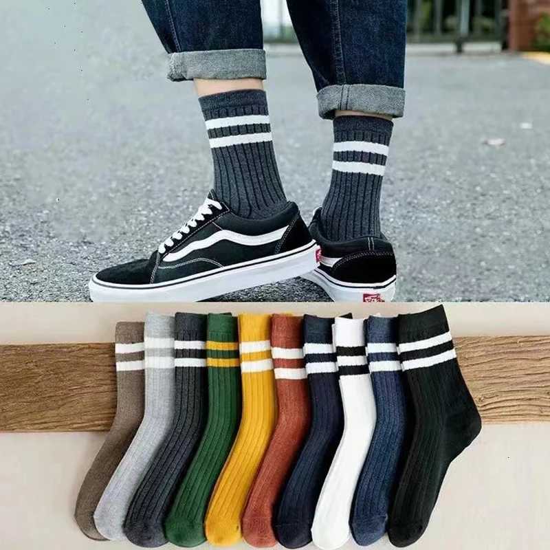 5 Pair Mens New Striped Casual Breathable Socks High Quality Harajuku Retro Socks Mens Cotton SocksT251209