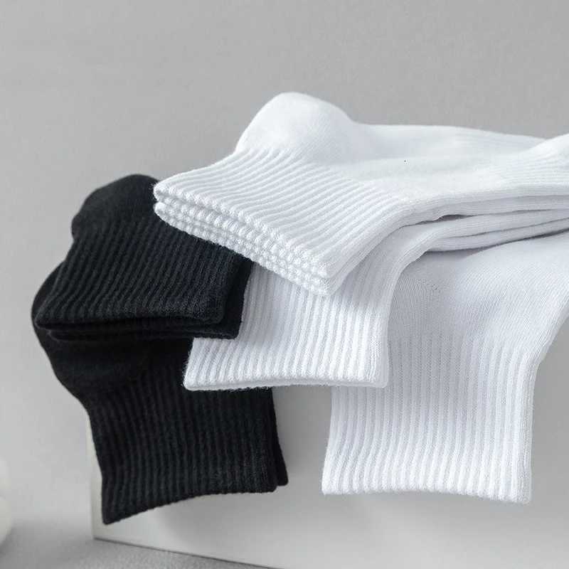 5 Pairs/lot Soft Cotton Mens Socks Spring Autumn Black White Absorption Womens Boat Socks Anti-Odor Breathable Sports SocksT251209