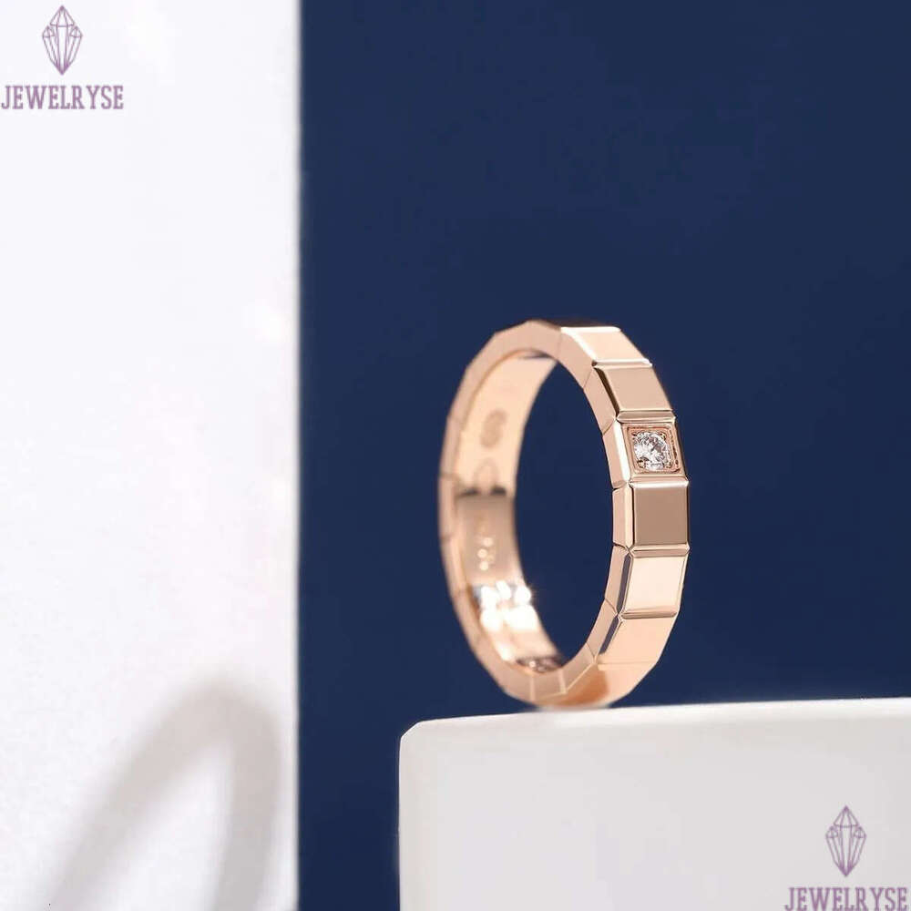 2025 New ice square diamond crystal for women men luxury simple cubic designer love lovers couple rings engagement ring jewelry