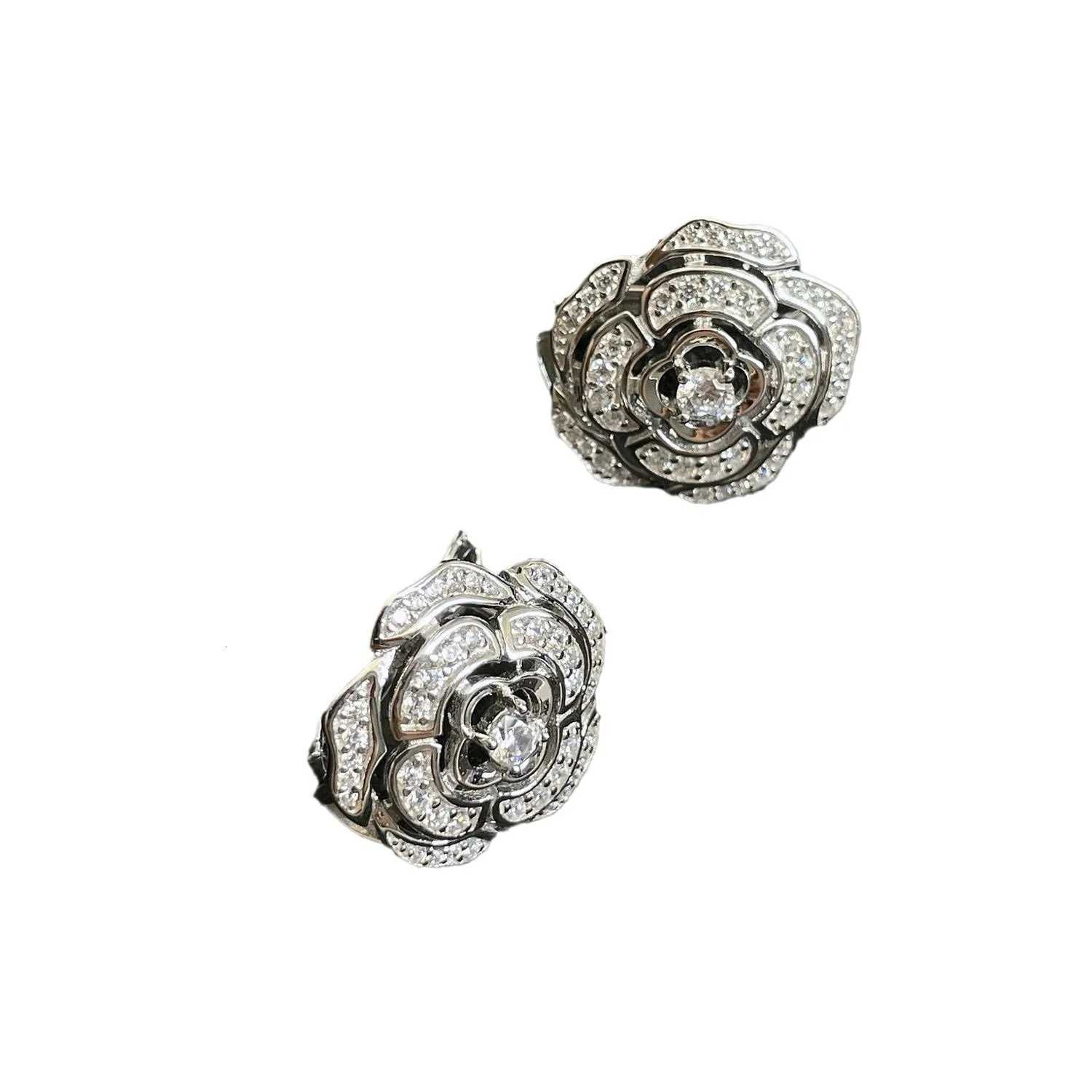 Italy Zirconium Camellia Luxury Buckle Fashion Joker Earrings Exquisite Simple Niche Ear AccESSories H260129