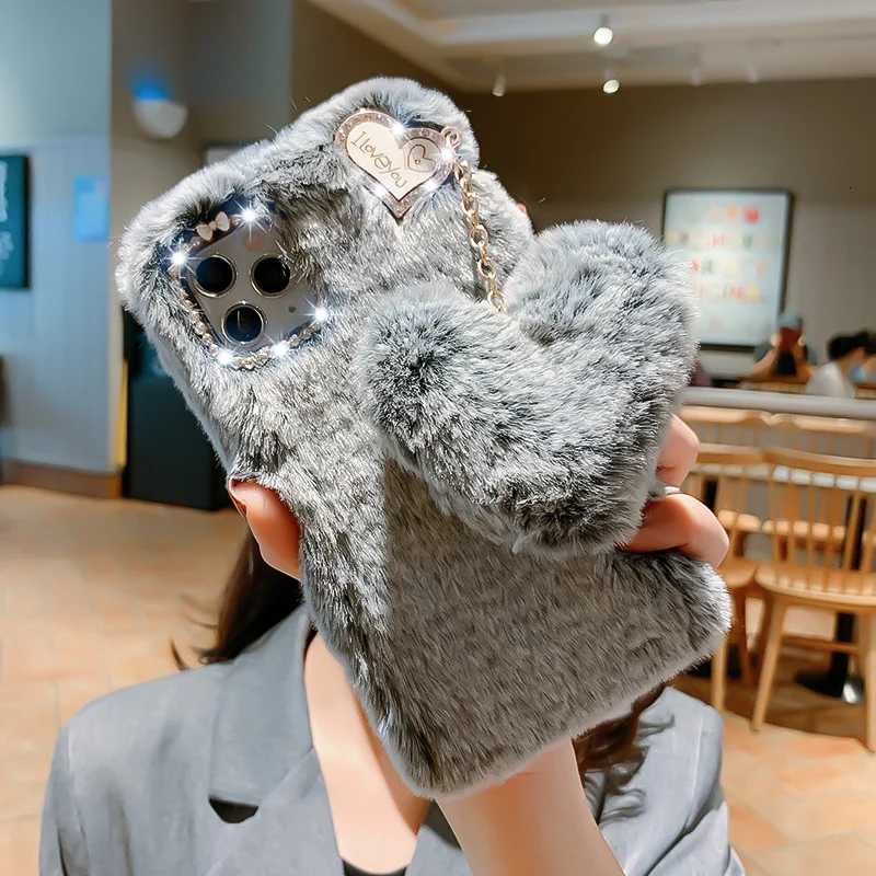 Luxury Love Pendant Phone Case For iPhone 15 Pro Max 14 13 12 11 X XS XR 8 7 6 6S Plus SE 2020 Cute W Winter Plush Fur Covers C251209