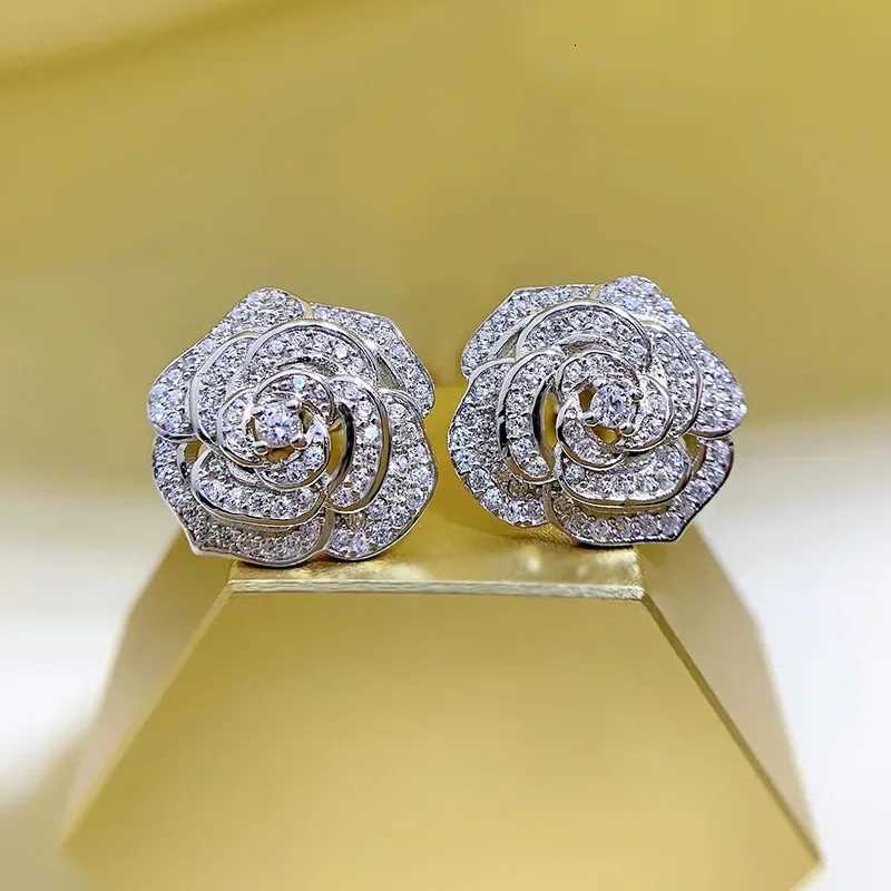 New Luxury 925 Sterling Silver Flower Shape High Carbon Diamond Stud Earrings for Women Wedding Fine Jewelry K251209 H260129