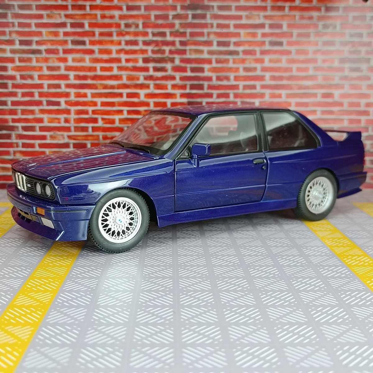 124 BMW M3 E30 1988 alloy supercar model car ornament door can be opened childrens regenerative toy car gift Y251209