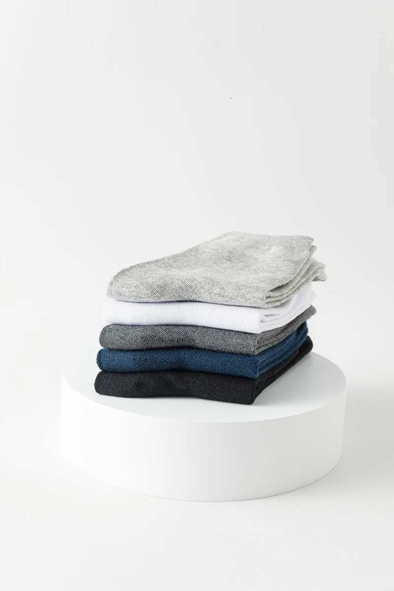 10 pairs solid color mens cotton socks black business mens socks are soft and breathable and sweat-wicking medium mens socksT251209