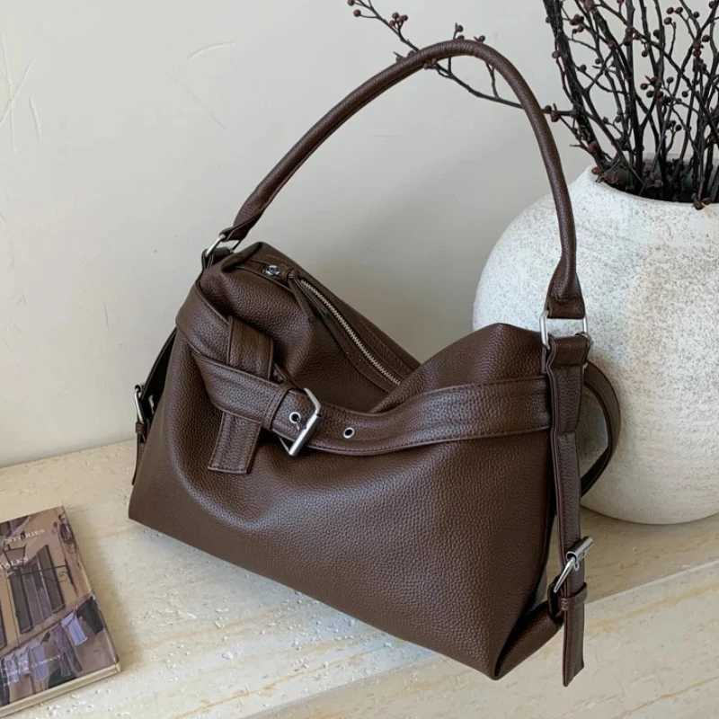 Large Capaci Casual Cmuter Black Tote Bag Faiable Motorcycle Bag Underarm Crossbody Bag for Young Men And Wen Handbags Y251209