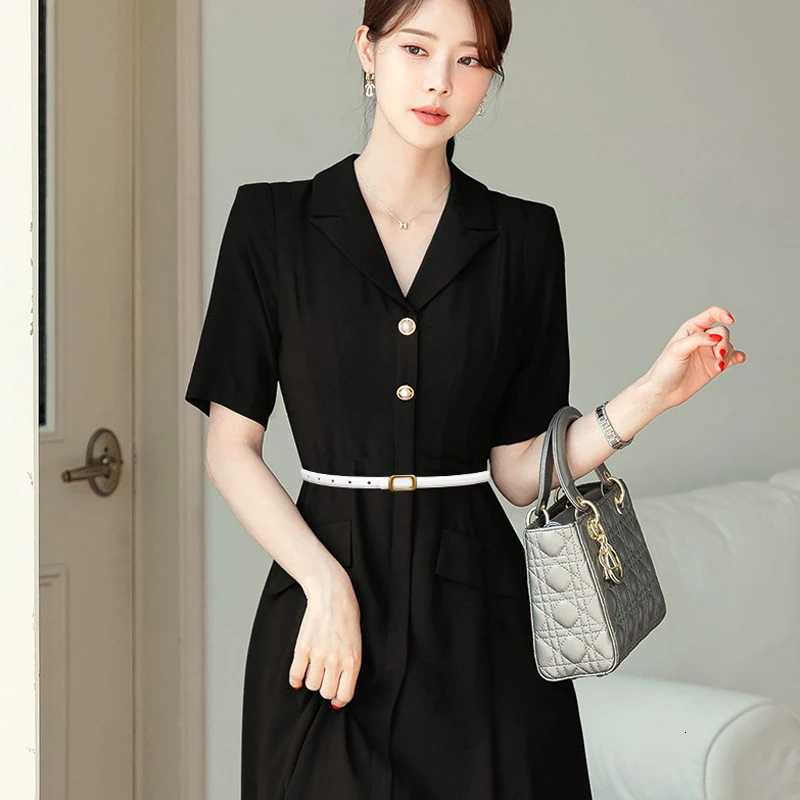 Luxury New Thin Genuine Leather Belt for Women Stylish Waist Accessory with Metal Square Buckle Perfect for Dresses Jeans Y251210