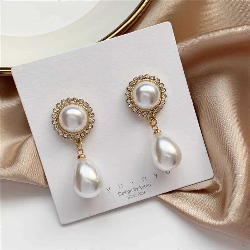 Crystal Drop Round Earrings 2025 New Fashion Jewelry Korean Pearl Baroque Palace Elegant Charm Pendant Earrings Wens Jewelry Y251210