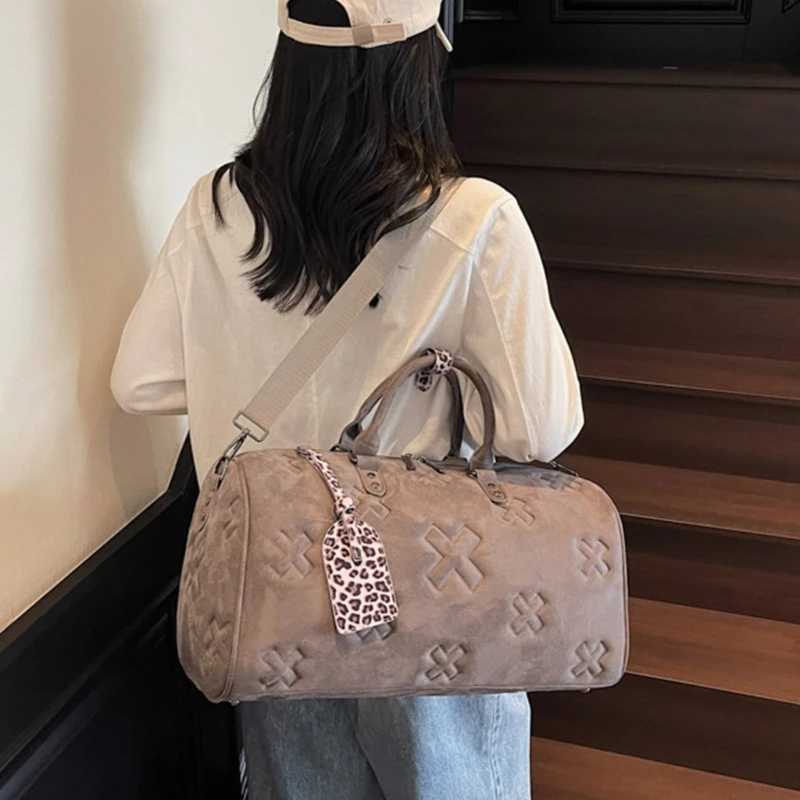 1pc Korean Styles Fitness Bag Travel Bag Lage Bag Large Capacity Training Bag Overnight Bag Weekender Bag Sport Bag Y251209