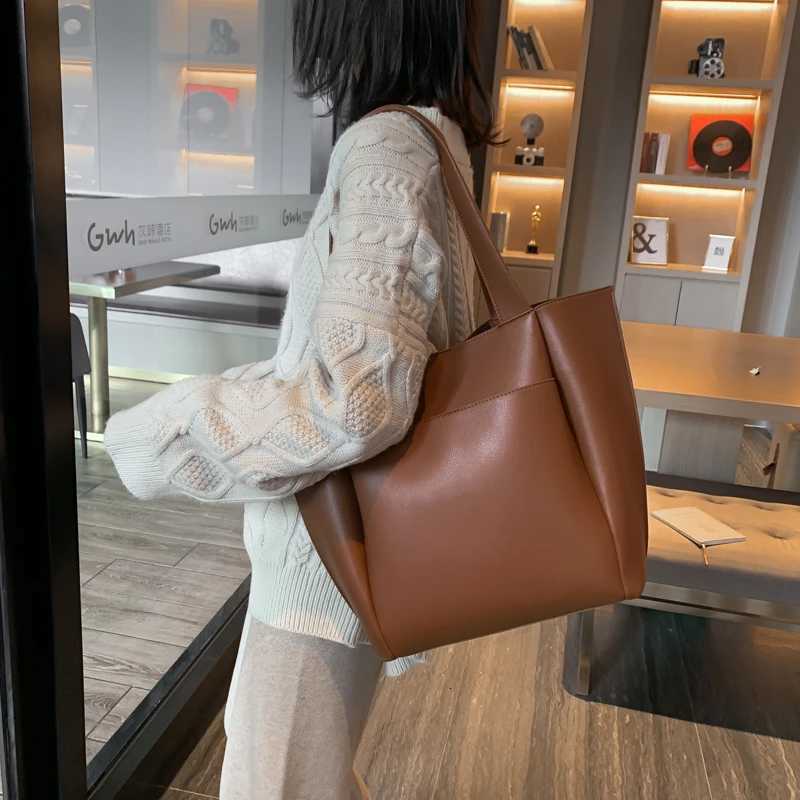 High Quality Soft Leather Wan Casual Tote Shopper Solid Color Handbags Large Capacity Single Shoder Bag with Outer Pocket Y251209