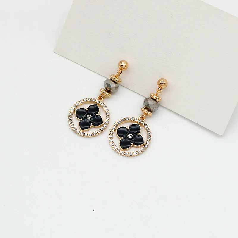Black Enamel Petal Earrings For Wen Clear Stones Drop Dangle wer Iron Zinc Alloy Metal New Fashion Jewelry Gift C1058 Y251210