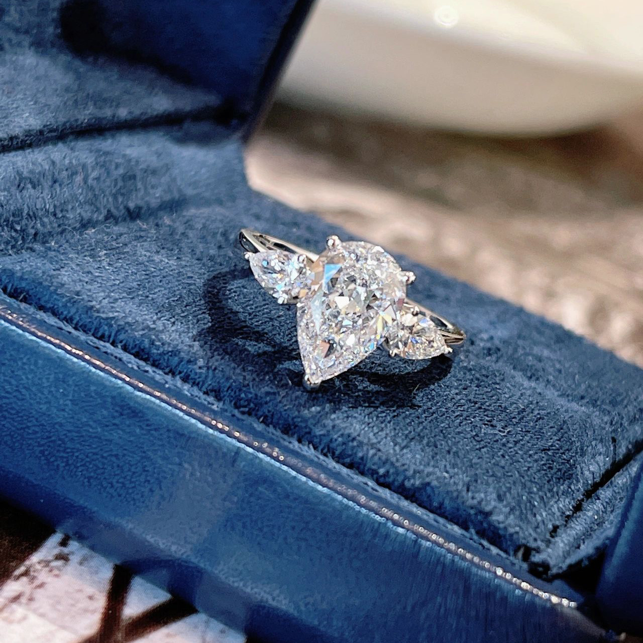 Jewellery Ring Designer Simulated Moissanite Water Droplet Shaped with Zircon Open Mouth Setting for Wedding Anniversary Gift High Quality