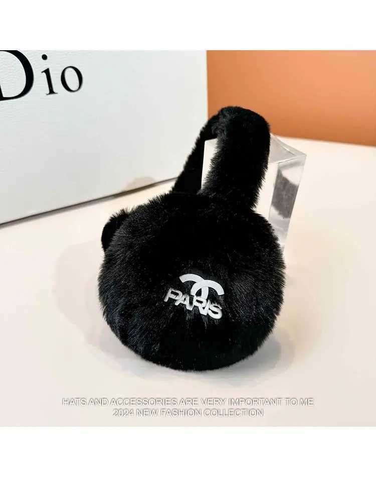 2026 New Classic Wens Fashion Retro Winter Luxury Designer Warmth-Enhancing High-End Minor Trend Brand Foldable Ear Pads Y251210