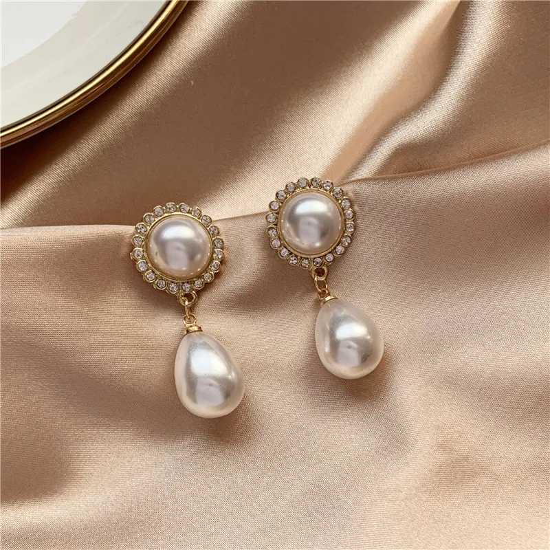 Crystal Drop Round Earrings 2025 New Fashion Jewelry Korean Pearl Baroque Palace Elegant Charm Pendant Earrings Wens Jewelry Y251210