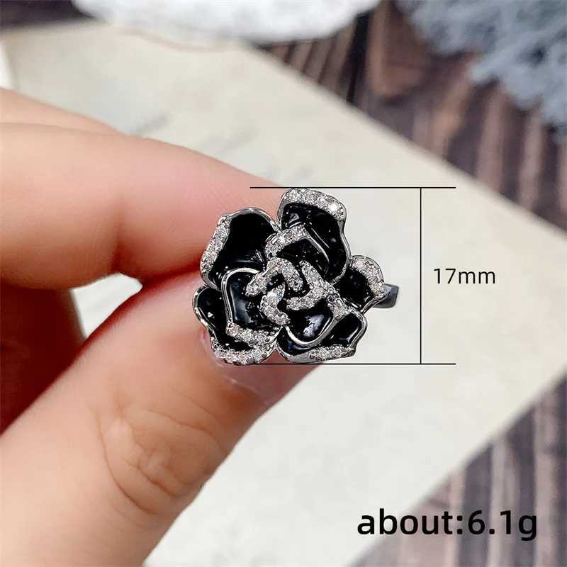 Huitan Rantic lia Ring for Wen Black Enamel Aesthetic wer Rings Bridal Wedding Party Accories Luxury Jewelry New Y251210