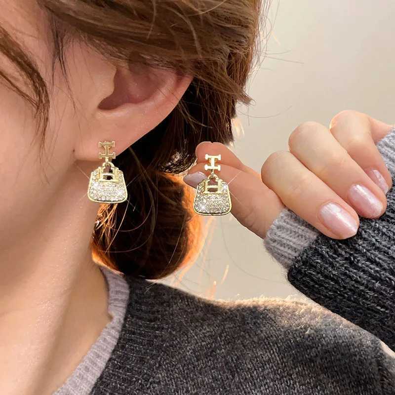 Metal H letter zircon bag earrings pendant earrings suitable for winter earrings wens unique niche design sense Y251210