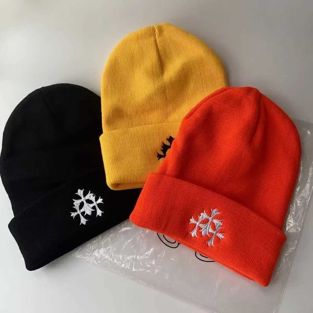 Luxury New Knitted Hat Internet Celebrity Street Versatile Cold Hat Youth Couple Trendy Knitted Hat Apparent Face Small Y251209