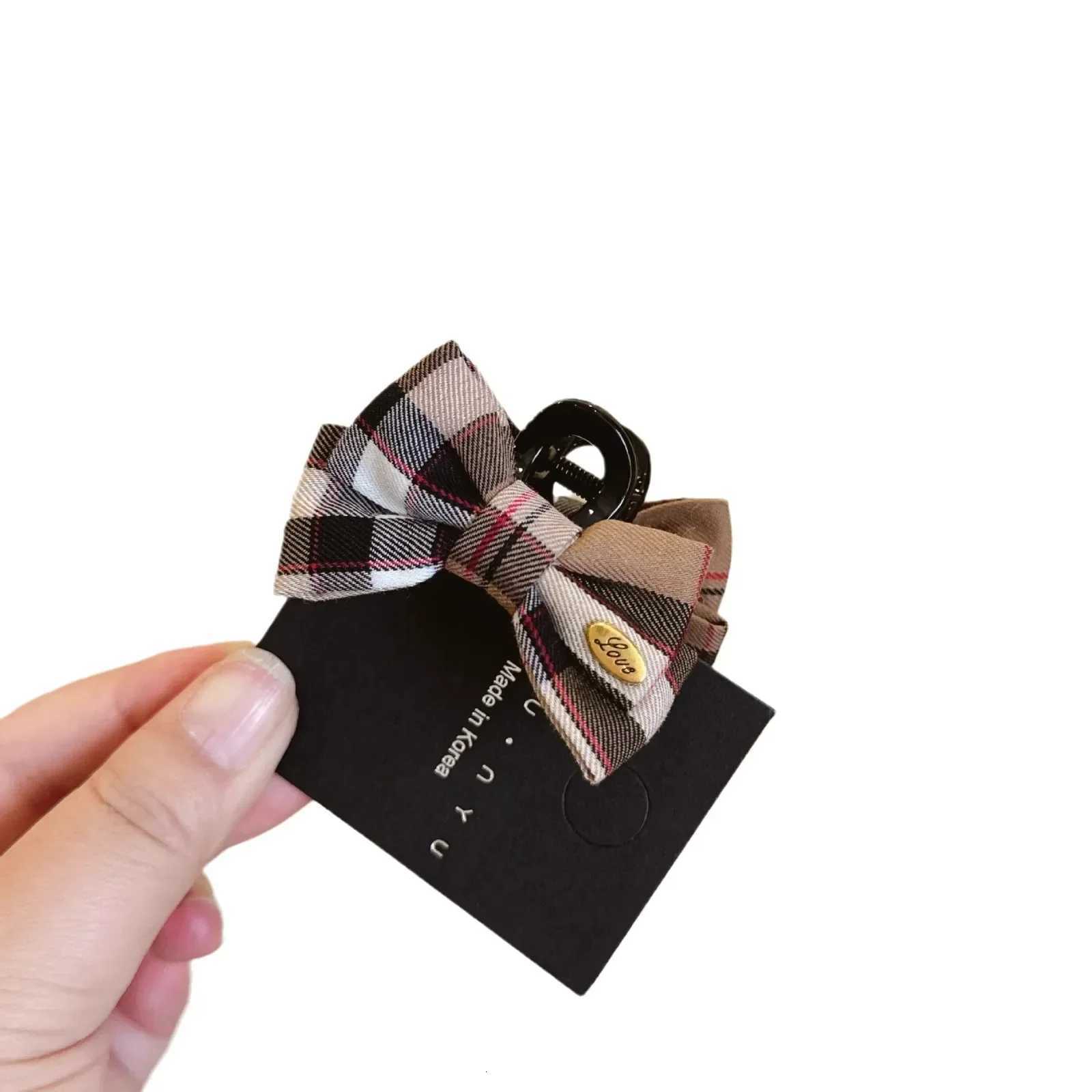 2025 New Light Luxury Classic Plaid Bow Grab Clip Autumn and Winter Wens Back Shark Hairpin dr Y251210