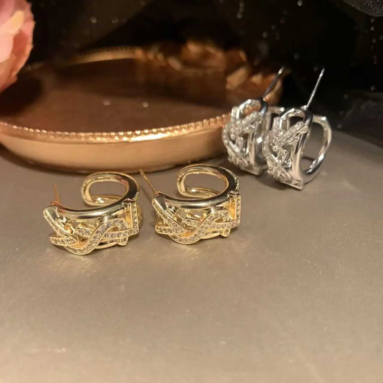 2026 Luxury Letter Earrings Gold Plated Hollow Circle with Zircon High-End Shiny Studs for Wen 1 Pair Y251210