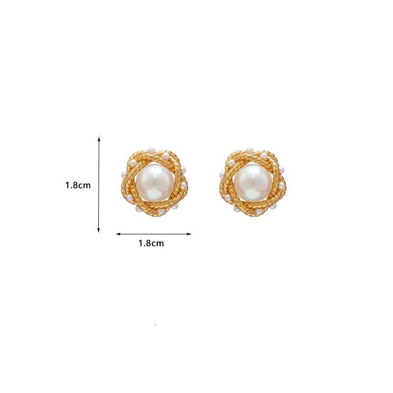 New French Fashionable and Prosperous Wrped Imitation Pearl Earrings Wens High end Banquet Jewelry Accories 2025 Y251210
