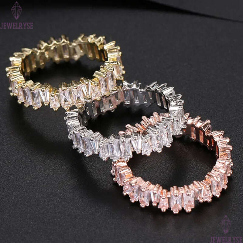 Hip Hop Iced Out Love Ring CZ Stone Tennis Band Rings Women Charm Luxury Jewelry Crystal Zircon Diamond Rose Gold Silver Wedding Gift
