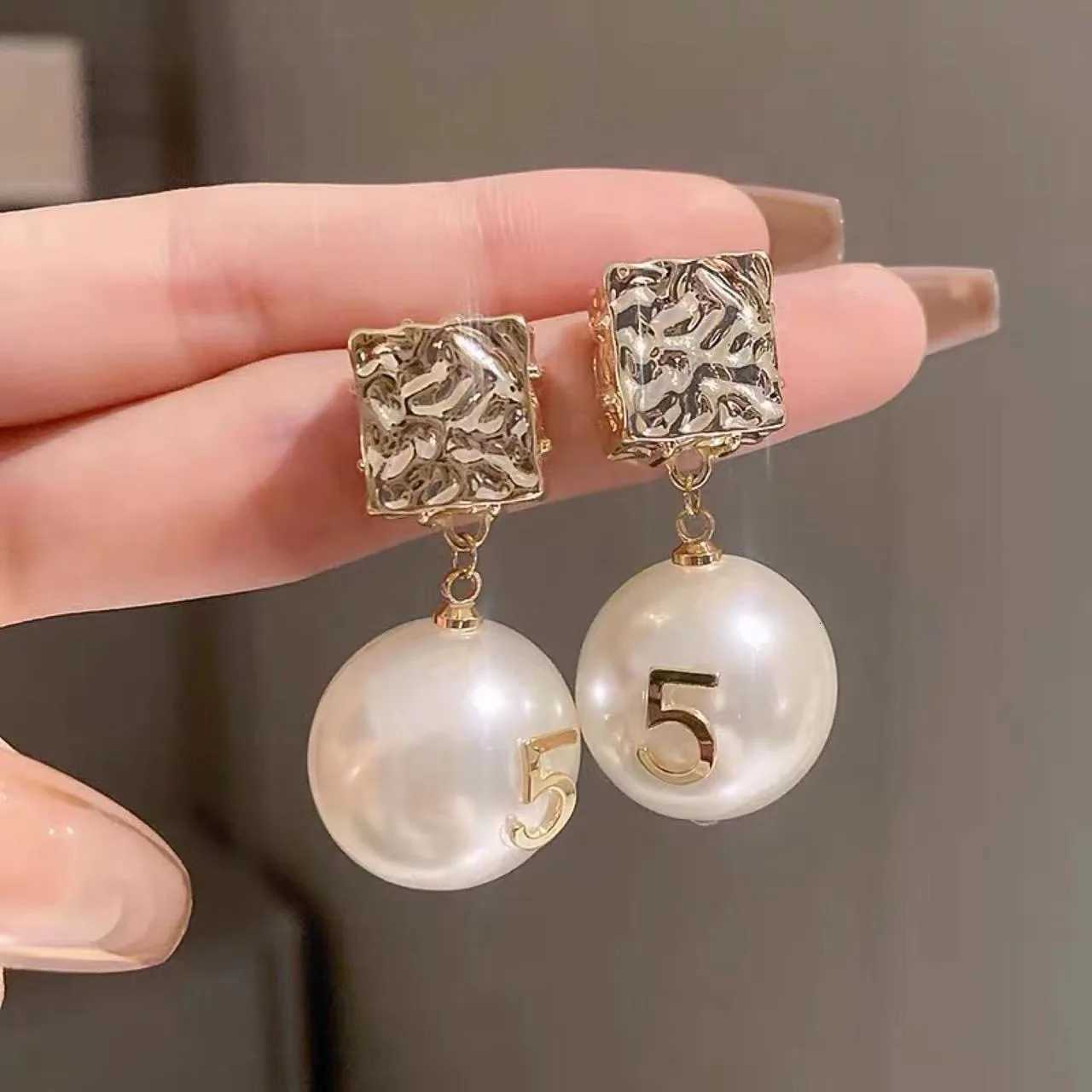 Block 5 Pearl Earrings elegant wens earrings luxury quty jewelry Hanging CC style earrings Y251210