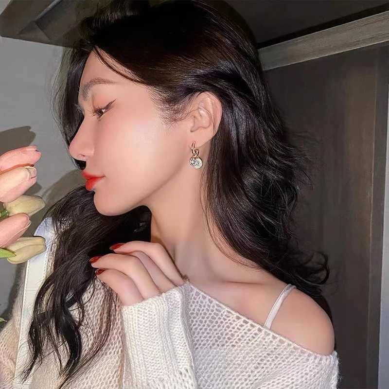 2025 New Classic Round Shell wer Pendant Earrings Korea Luxury Jewelry Wedding Party Temperament For Wans Accories Gift Y251210