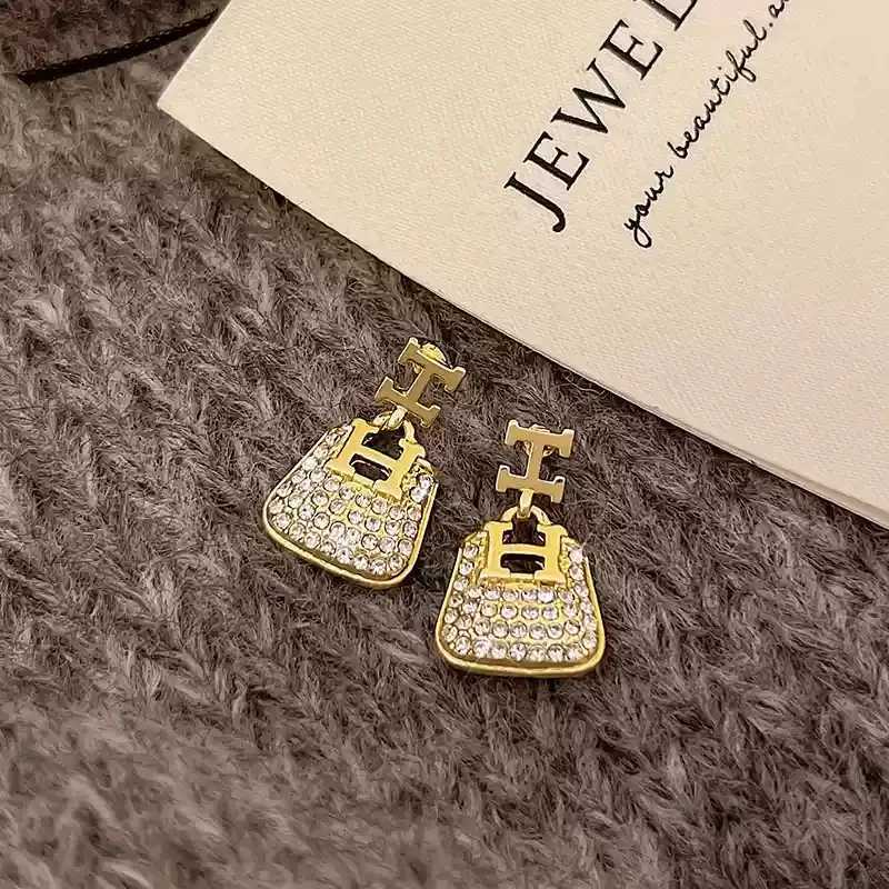 Metal H letter zircon bag earrings pendant earrings suitable for winter earrings wens unique niche design sense Y251210