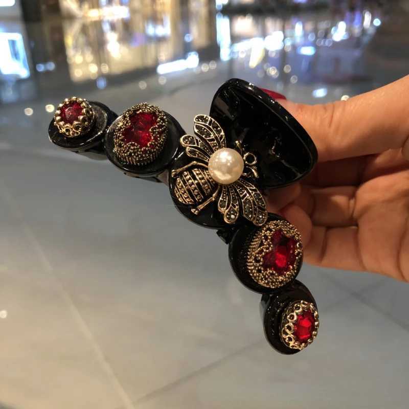 Retro Rhinestone Pearl Bee Hair Cls for Wen Fashion Elegant Hair Clips Heaear piece Girls Hair Accories Y251210