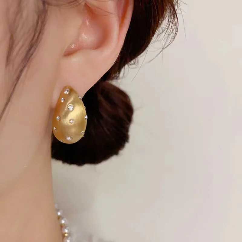 Gold Color Water Drop Earrings Simple Classic Alloy Water Drop Inlaid Crystal Wens Earrings Wedding Gift Accories Y251210