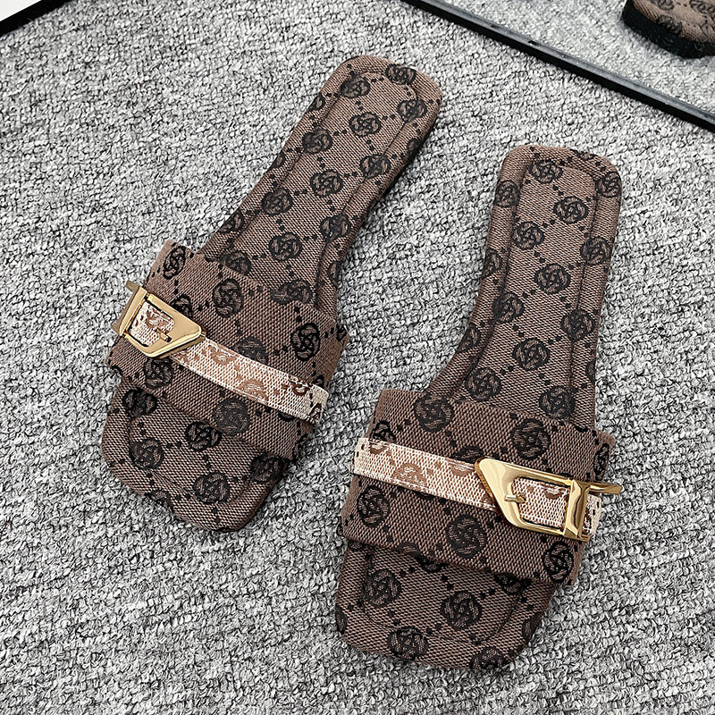 2026 Summer Designer New Large Size Printed Slippers Women Fashion Versatile Casual Flat Single Strap Metal Buckle Beach Cool Slippers