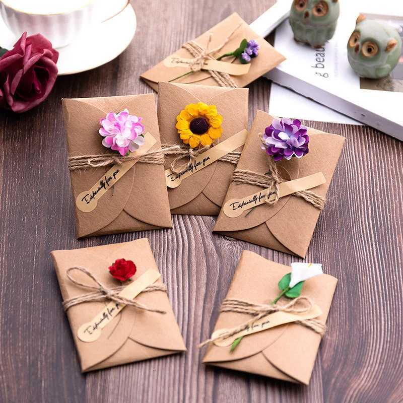10Pcs mini Vintage Dried Flowers Greeting Card Handmade Blank Note Card Thank You Cards Birthday Wedding Party Invitation Card H251210